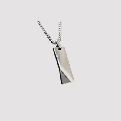 Cadena con placa curvada...